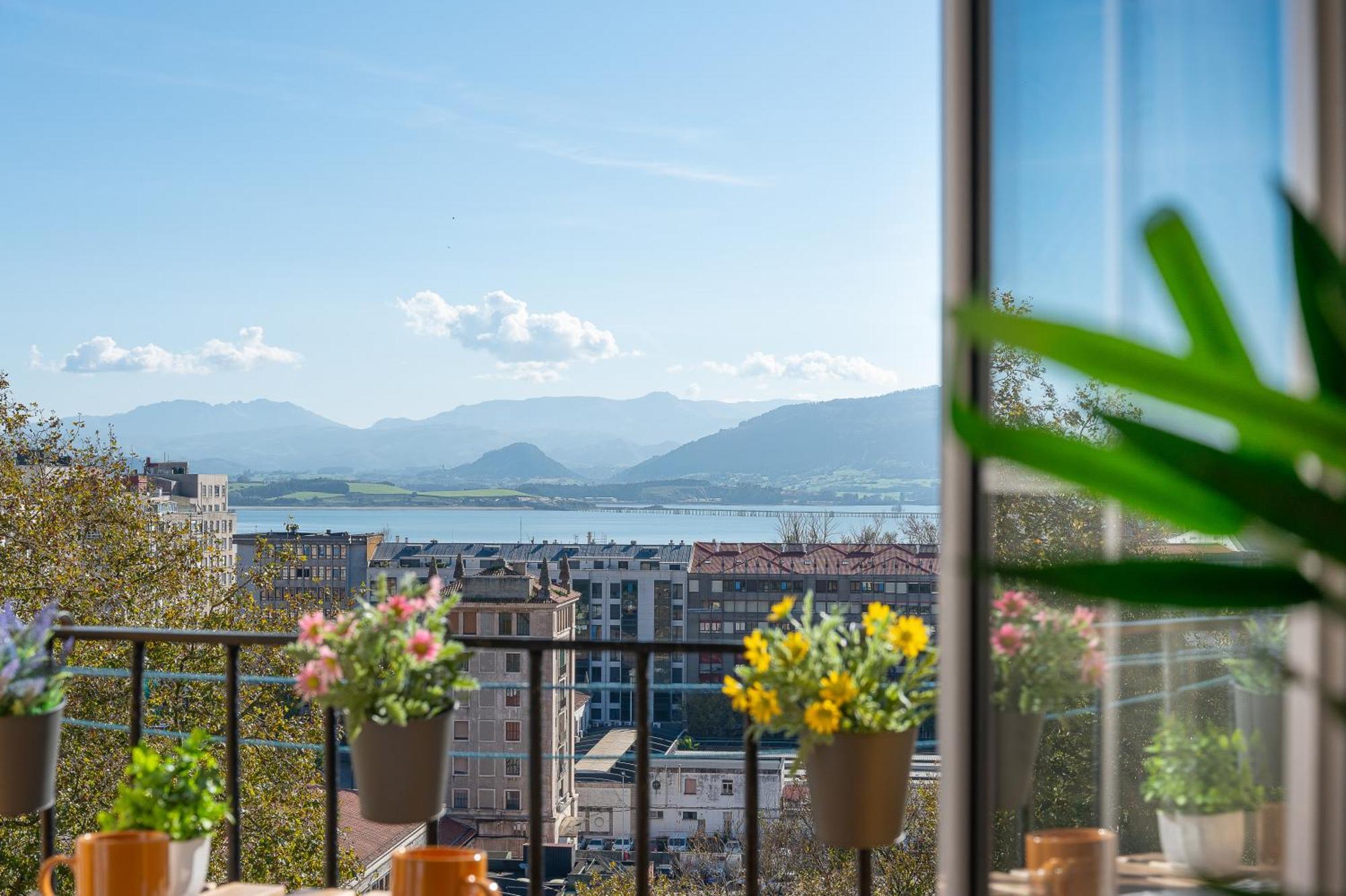 Apartamento En El Corazon De La Ciudad Junto A Las Estaciones Santander Zewnętrze zdjęcie